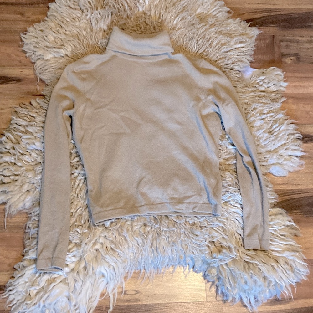 100% Wool Like New Cream Turtleneck Sweater
